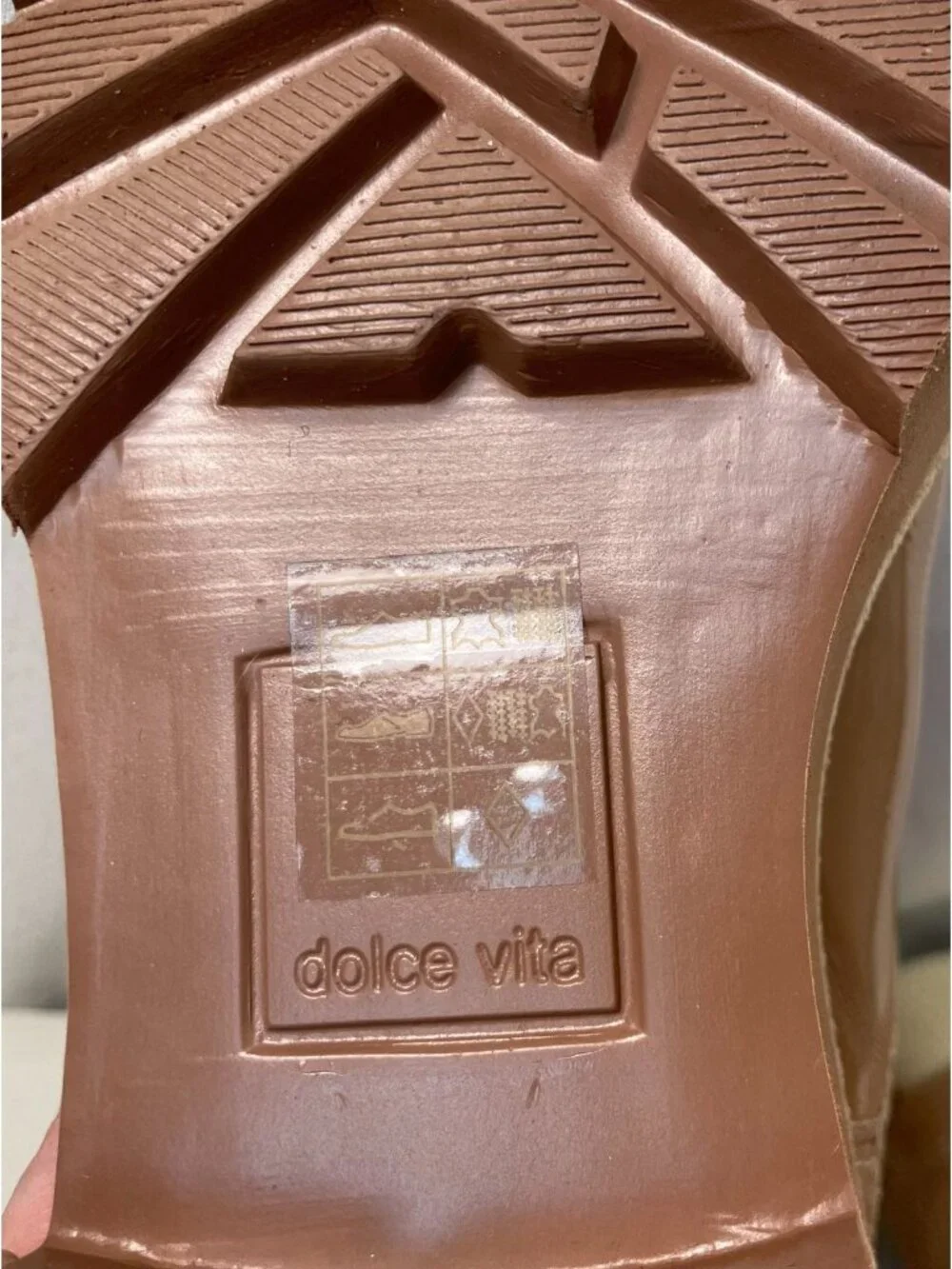 Dolce Vita Huey Chelsea Boots 7 Cafe Blush Tan Patent Leather Pull on Grunge